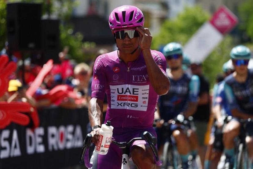 The best sprinter's cyclamen jersey UAE Team Emirates - XRG Ecuadorian rider Jhonatan Narvaez is pictured before the start of the 18th stage of the Giro d'Italia 2026 - Tour of Italy cycling race between Fai della Paganella and Pieve di Soligo, Italy, on May 28, 2026.  Luca Bettini / AFP