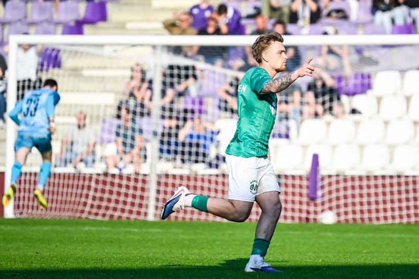 Lommel's Jason van Duiven celebrates after scoring during a soccer game between Beerschot VA and Lommel SK, Saturday 09 May 2026 in Antwerp, on the return leg of the Final of the Promotion Play-Offs of the 2025-2026 'Challenger Pro League' 1B second division of the Belgian championship. Lommel won the first leg 3 - 1. BELGA PHOTO TOM GOYVAERTS