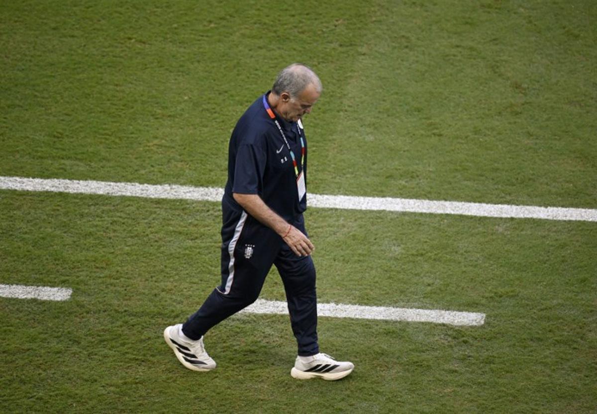Uruguay's Argentine head coach Marcelo Bielsa gestures during the 2026 World Cup Group H football match between Uruguay and Spain at the Guadalajara Stadium in Zapopan on June 26, 2026.   Alfredo ESTRELLA / AFP