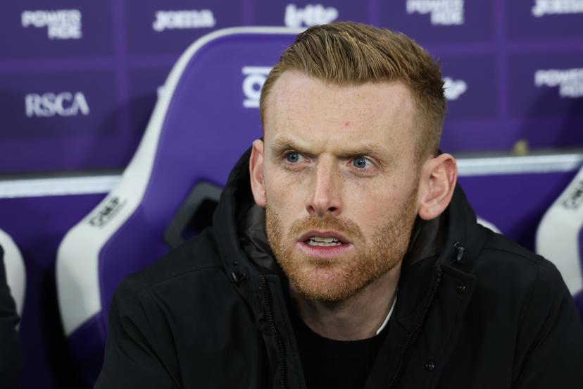 Anderlecht's interim coach Edward Still pictured at the start of a soccer game between RSC Anderlecht and Royal Antwerp FC, in the first leg of the 1/2 final of the Croky Cup Belgian cup, Thursday 05 February 2026 in Anderlecht. BELGA PHOTO BRUNO FAHY