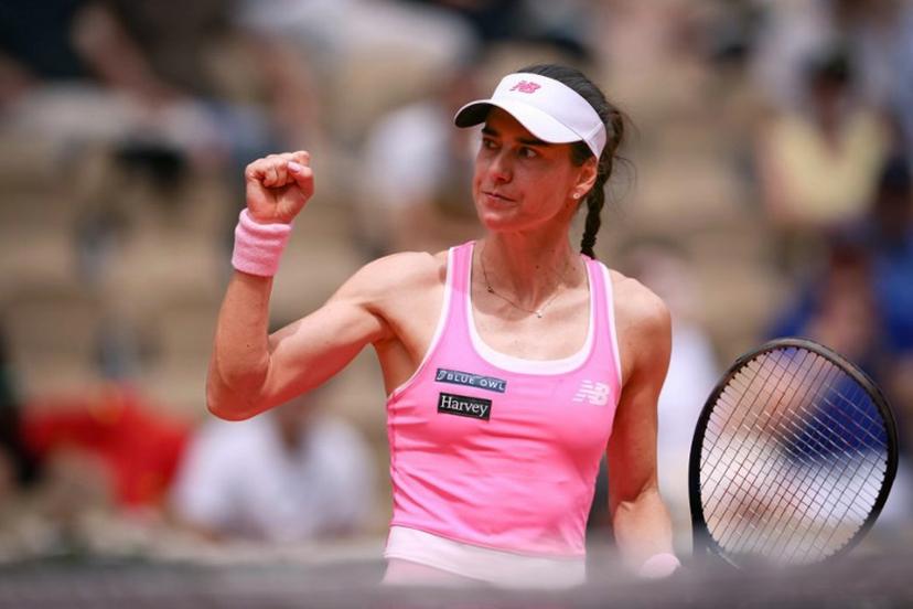 Romania's Sorana Cirstea reacts to a point against China's Wang Xiyu during their women's singles match on day 8 of the French Open tennis tournament on Court Suzanne-Lenglen at the Roland-Garros Complex in Paris on May 31, 2026.  Alain JOCARD / AFP