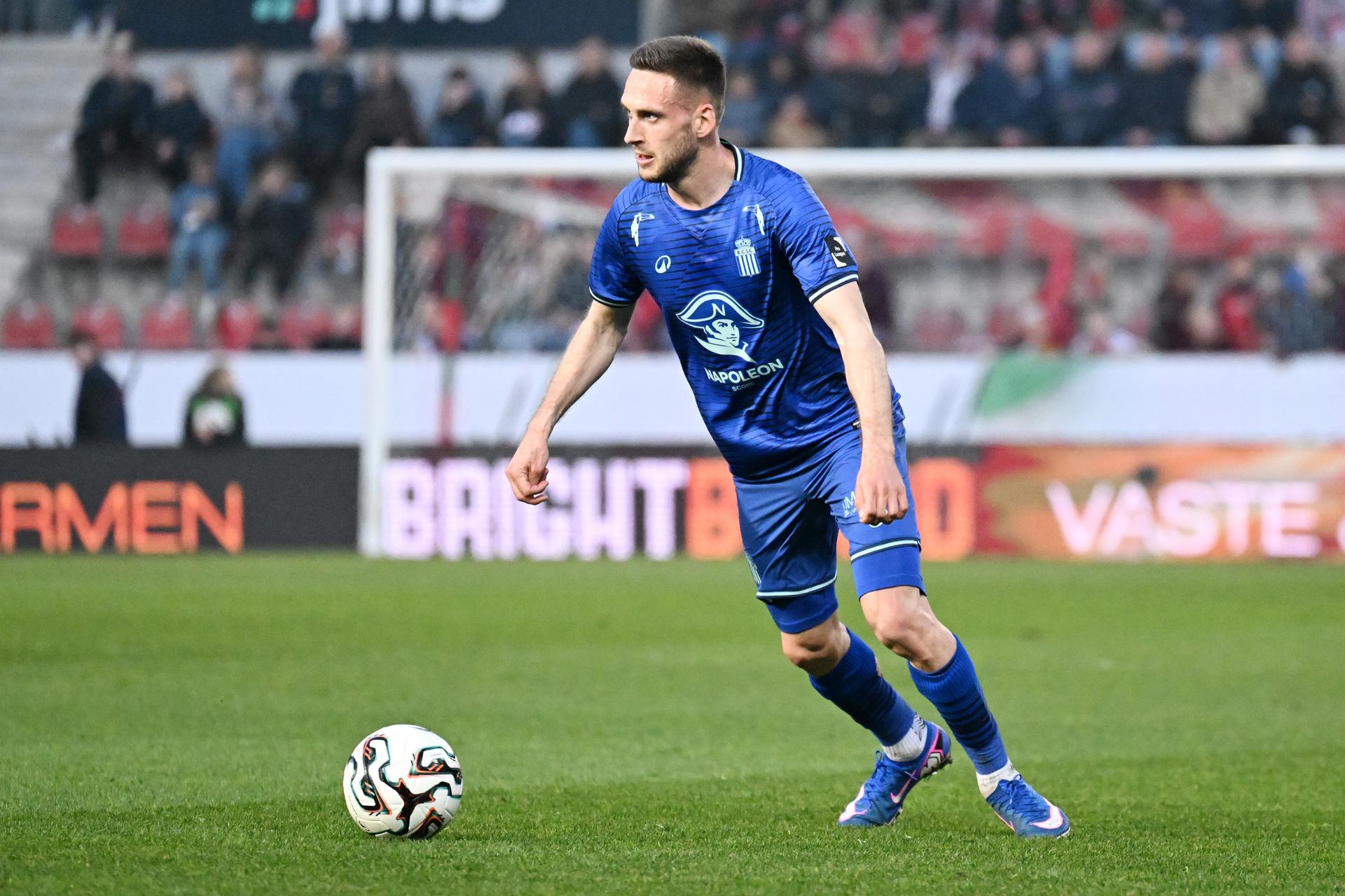 Charleroi's Jules Gaudin pictured in action during a soccer match between SV Zulte Waregem and Sporting Charleroi, Sunday 22 March 2026 in Waregem, on day 30 of the 2025-2026 'Jupiler Pro League' first division of the Belgian championship. BELGA PHOTO MAARTEN STRAETEMANS
