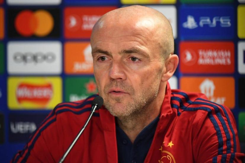 Ajax Dutch head coach Alfred Schreuder speaks during a press conference at Ibrox Stadium in Glasgow on October 31, 2022, on the eve of their UEFA Champions League Group A football match against Rangers.   ANDY BUCHANAN / AFP