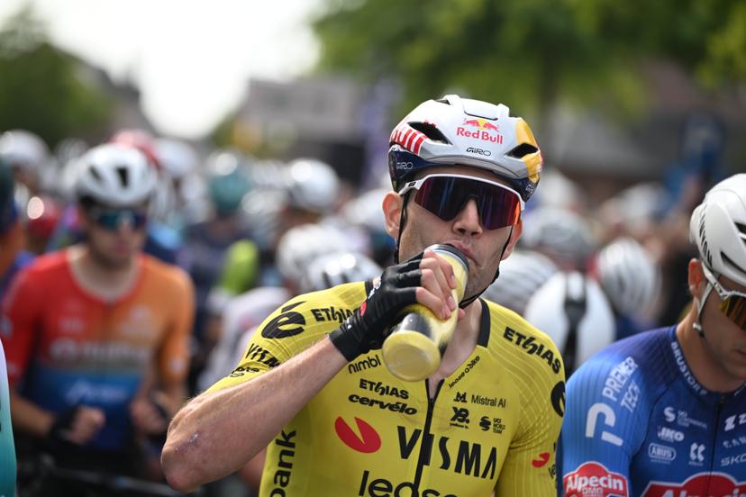 Belgian Wout van Aert pictured ahead of the start of the elite race at the Belgian Gravel Championships, Sunday 16 August 2026 in Grobbendonk. BELGA PHOTO ELIAS ROM
