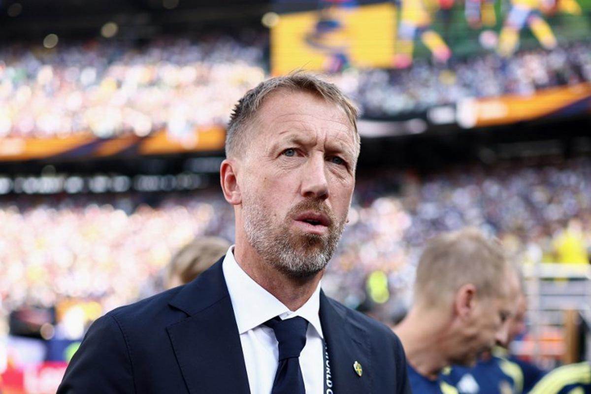 Sweden's English head coach Graham Potter gestures ahead of the 2026 World Cup round of 32 football match between France and Sweden at the New York/New Jersey Stadium in East Rutherford on June 30, 2026.   CHARLY TRIBALLEAU / AFP