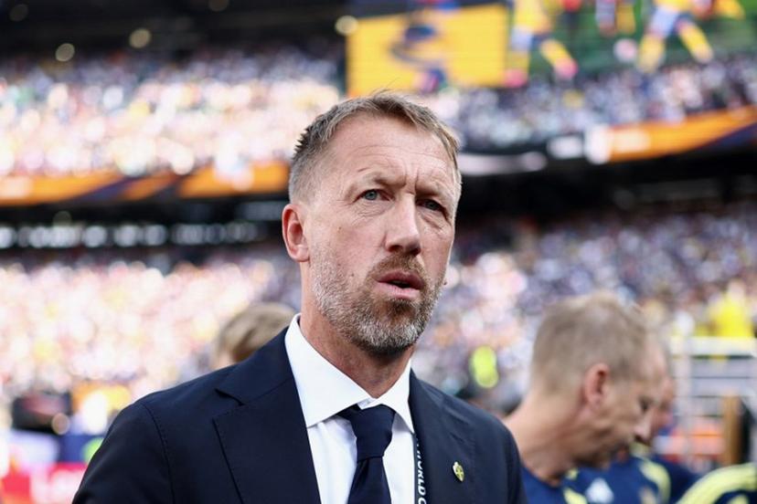 Sweden's English head coach Graham Potter gestures ahead of the 2026 World Cup round of 32 football match between France and Sweden at the New York/New Jersey Stadium in East Rutherford on June 30, 2026.   CHARLY TRIBALLEAU / AFP