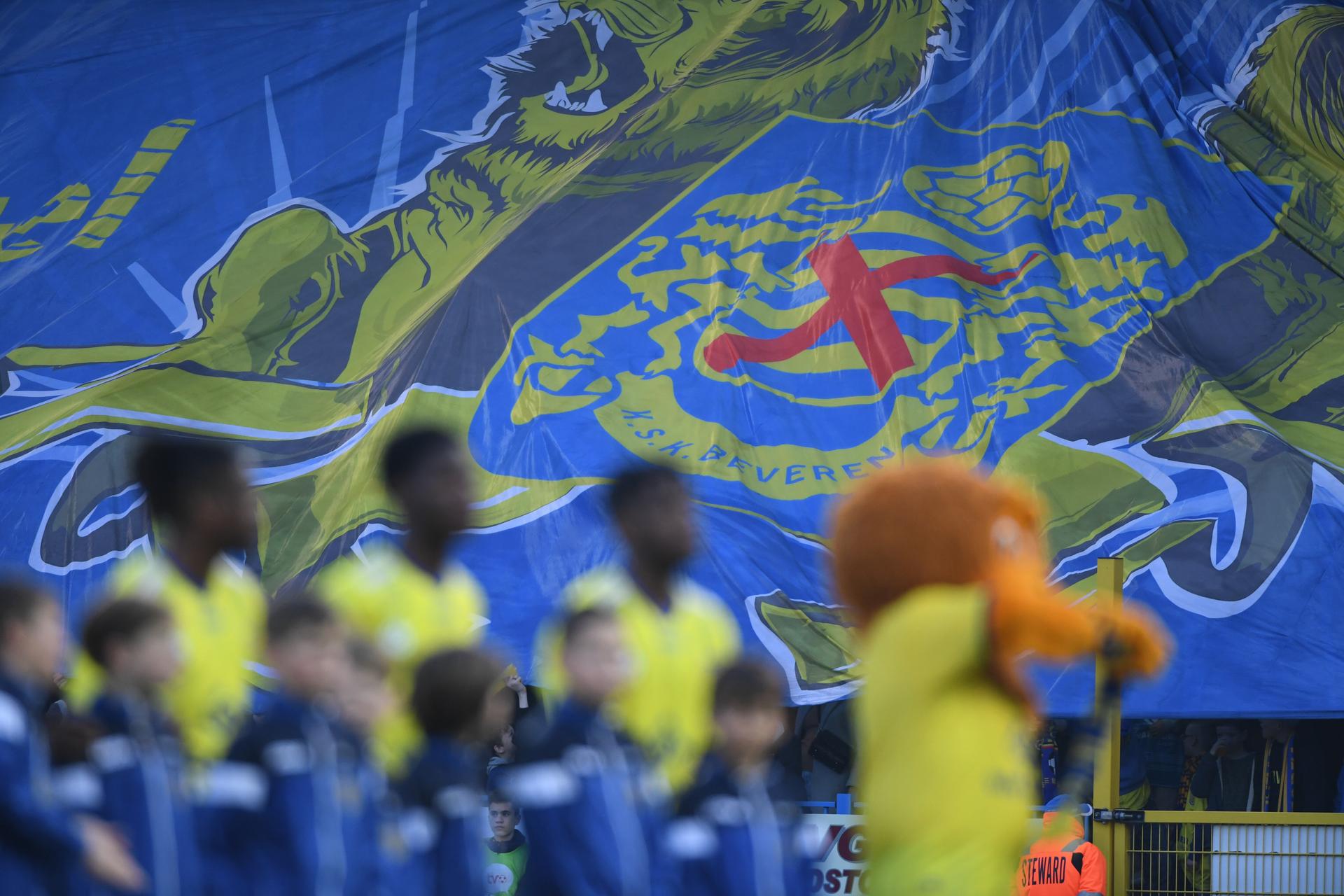 Illustration picture shows a giant flag (tifo) from supporters during a soccer match between SK Beveren and RSCA Futures (Anderlecht U23), Saturday 08 April 2023 in Beveren, on day 6 (out of 10) of the Promotion Play-Offs of the 2022-2023 'Challenger Pro League' 1B second division of the Belgian championship. BELGA PHOTO JILL DELSAUX