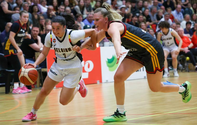 Belgium's Louann Battiston and German Nina Rosemeyer fight for the ball during a friendly basket game between Belgium's national team Belgian Cats and Germany, on Friday 05 June 2026 in Vilvoorde. BELGA PHOTO VIRGINIE LEFOUR