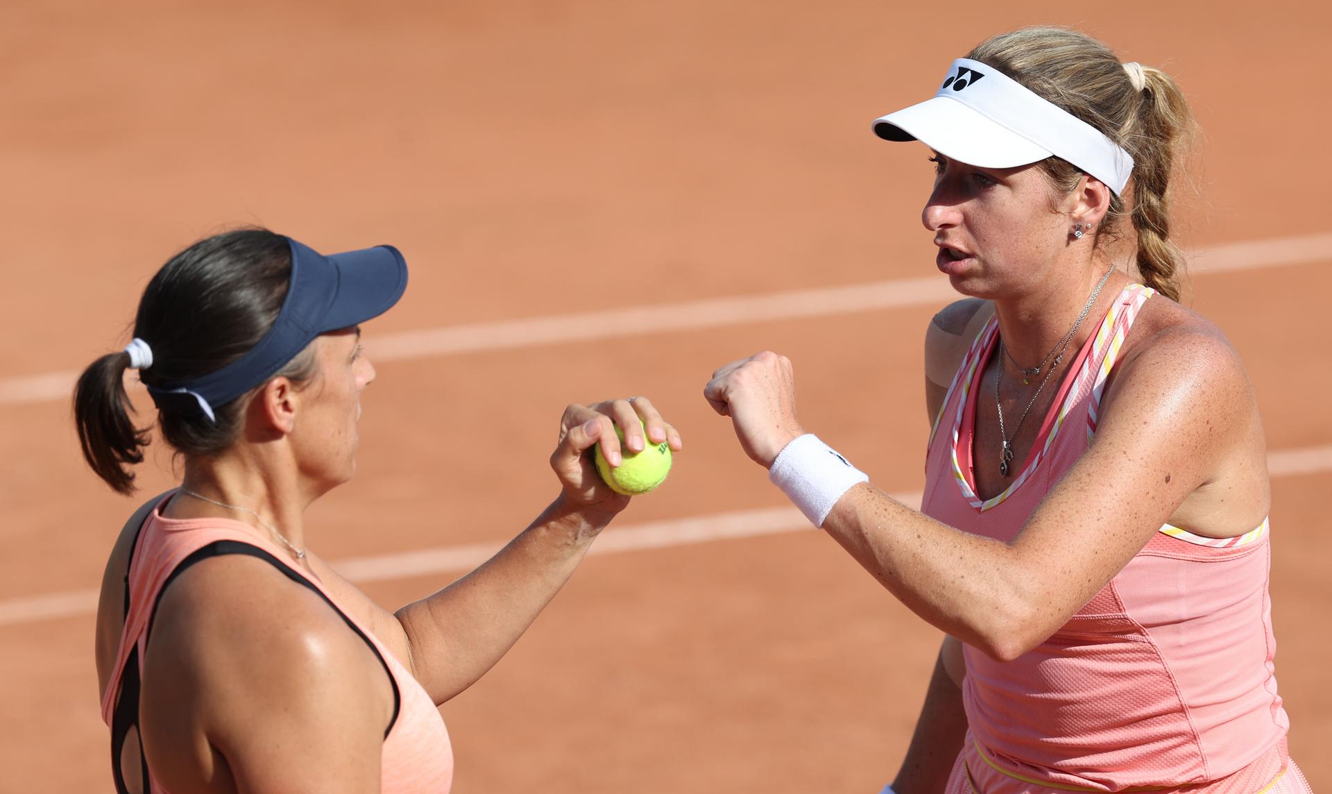 Slovenian Andreja Klepac and Belgian Magali Kempen pictured during a doubles tennis match between Belgian-Slovenian pair Kempen-Klepac and US-Italian pair Muhammad-Stollar, in the first round of the women's doubles at the Roland Garros French Open tennis tournament, in Paris, France, Thursday 28 May 2026. This year's tournament takes place from 18 May to 07 June. BELGA PHOTO VIRGINIE LEFOUR