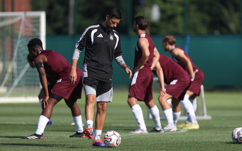Anderlecht's head coach Vitor Bruno pictured during a training session of Belgian first division soccer team RSC Anderlecht, on Thursday 25 June 2026 in Anderlecht, in preparation of the upcoming 2026-2027 Belgian first division soccer season. BELGA PHOTO VIRGINIE LEFOUR
