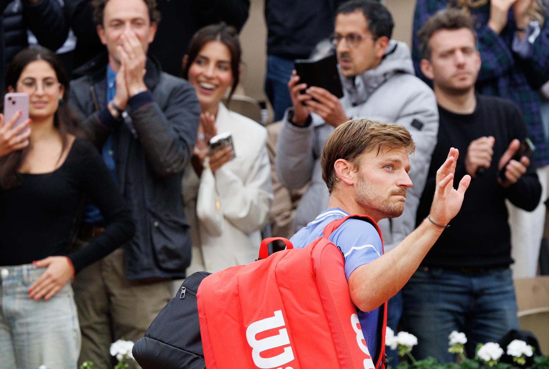 Belgian David Goffin leaves the court after a tennis match between Belgian Goffin and German Zverev, in the second round of the men's singles, at the Roland Garros French Open tennis tournament, in Paris, France, Thursday 30 May 2024. This year's tournament takes place from 26 May to 09 June. BELGA PHOTO BENOIT DOPPAGNE