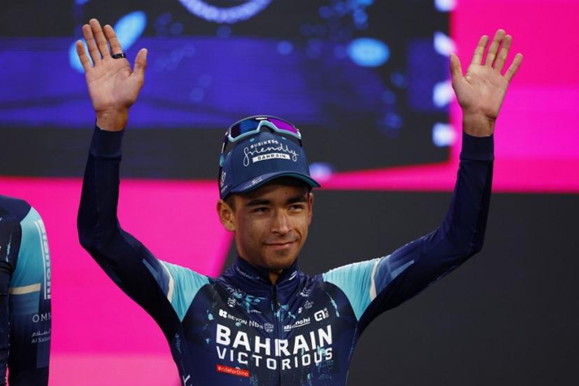 Bahrain - Victorious Colombian rider Santiago Buitrago waves during the team presentation in Burgas, on May 6, 2026, two days before the departure of the Giro d'Italia 2026 - Tour of Italy cycling race. The Giro d'Italia 2026 will depart from Burgas in Bulgaria on May 8, 2026 and finish in Rome on May 31, 2026. Luca Bettini / AFP