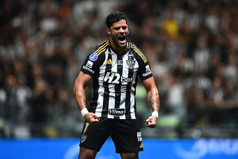 Atletico Mineiro's forward #07 Hulk celebrates scoring his team's third goal during the Copa Sudamericana semifinal second leg football match between Brazil's Atletico Mineiro and Ecuador's Independiente del Valle at the Arena MRV stadium in Belo Horizonte, Brazil, on October 28, 2025.  GLEDSTON TAVARES / AFP