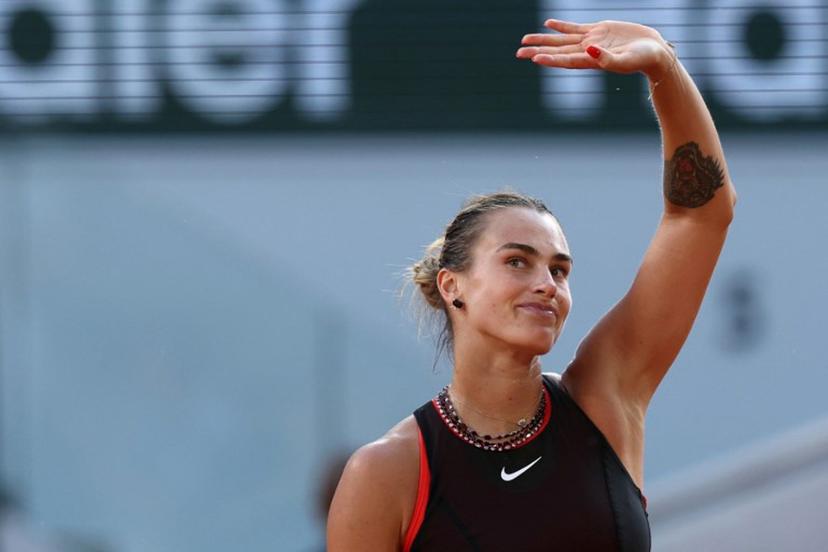 Aryna Sabalenka acknowledges the crowd as she celebrates her victory at the end of her women's singles match against France's Elsa Jacquemot on Court Philippe-Chatrier on day 5 of the French Open tennis tournament at the Roland-Garros Complex in Paris on May 28, 2026.  ALAIN JOCARD / AFP