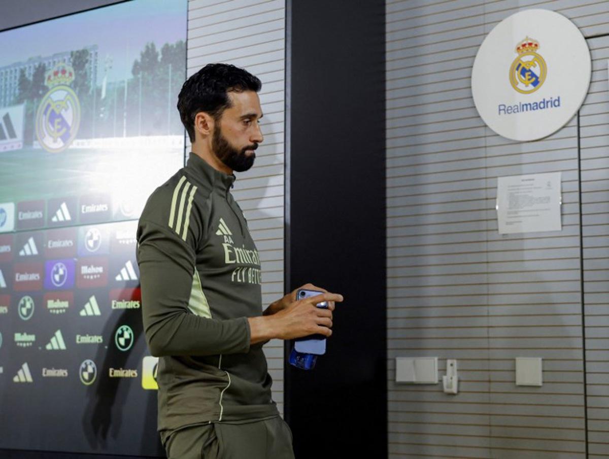 (FILES) Real Madrid's coach Alvaro Arbeloa leaves after a press conference on the eve of the Spanish league football match between FC Barcelona and Real Madrid CF, at Real Madrid Sports City in Valdebebas, in the outskirts of Madrid, on May 9, 2026. Alvaro Arbeloa confirmed on May 22, 2026 he would leave his role as Real Madrid coach at the end of a trophyless season. OSCAR DEL POZO / AFP