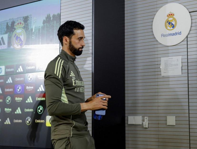 (FILES) Real Madrid's coach Alvaro Arbeloa leaves after a press conference on the eve of the Spanish league football match between FC Barcelona and Real Madrid CF, at Real Madrid Sports City in Valdebebas, in the outskirts of Madrid, on May 9, 2026. Alvaro Arbeloa confirmed on May 22, 2026 he would leave his role as Real Madrid coach at the end of a trophyless season. OSCAR DEL POZO / AFP