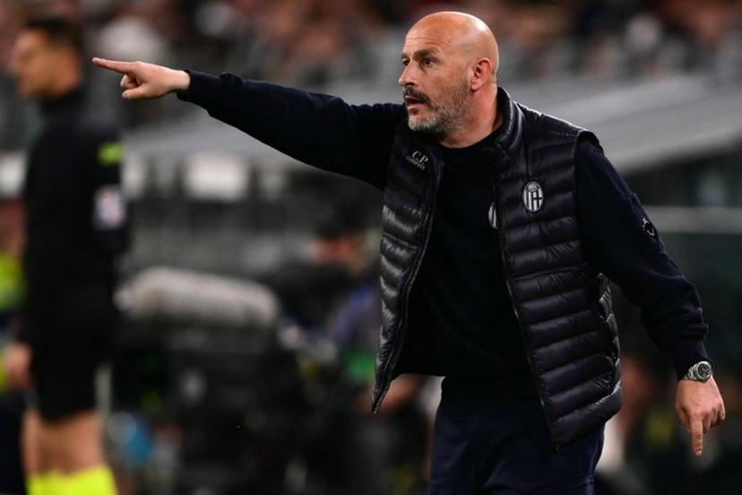 Bologna's Italian head coach Vincenzo Italiano gestures during the Italian Serie A football match between Juventus and Bologna at the Allianz stadium in Turin, on April 19, 2026.  Marco BERTORELLO / AFP