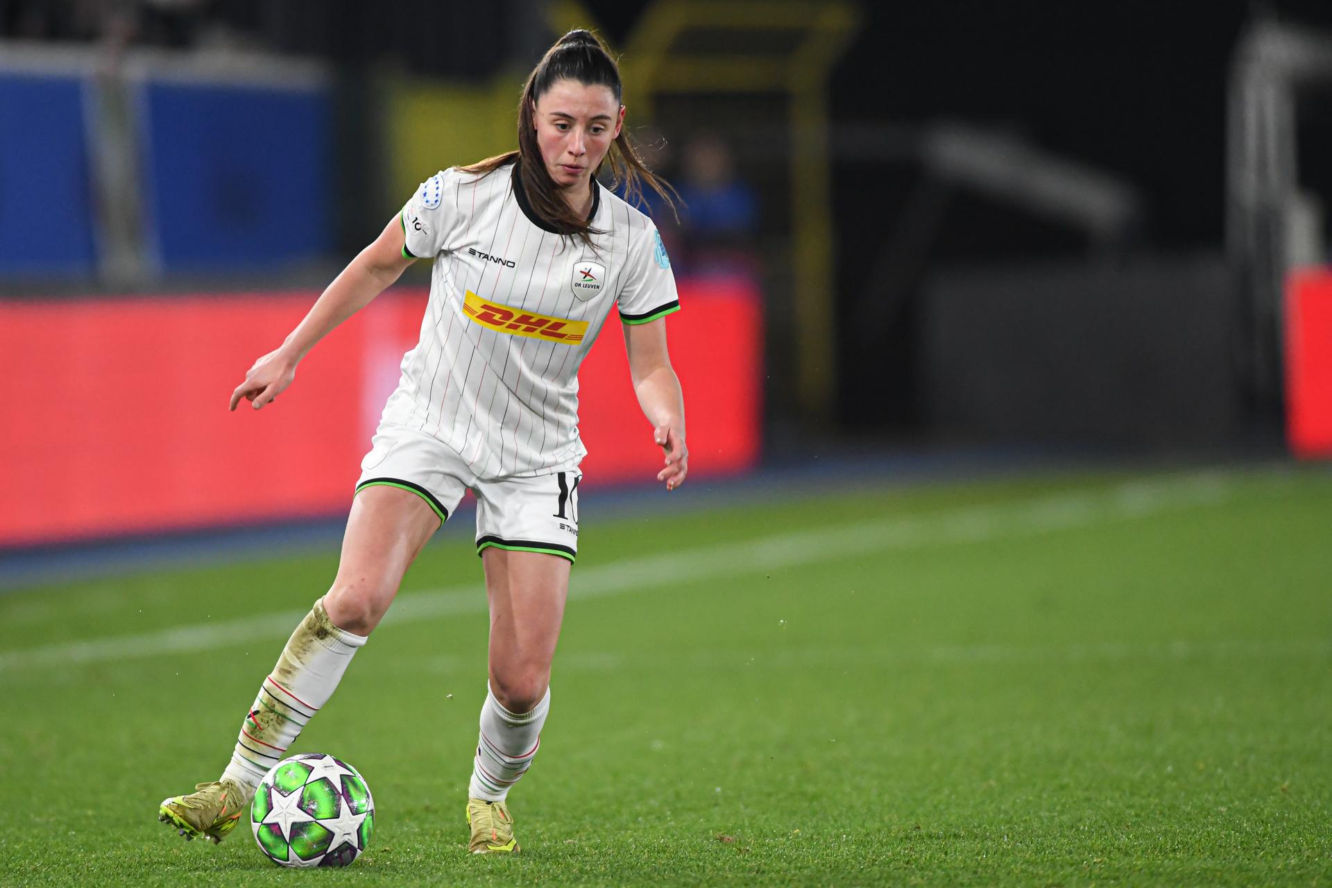 OHL Women's Aurelie Reynders pictured in action during a soccer match between Oud-Heverlee Leuven Women and English Arsenal, Wednesday 17 December 2025 in Heverlee, game 6 (out of 6) in the league phase of the UEFA Women's Champions League competition. BELGA PHOTO JILL DELSAUX