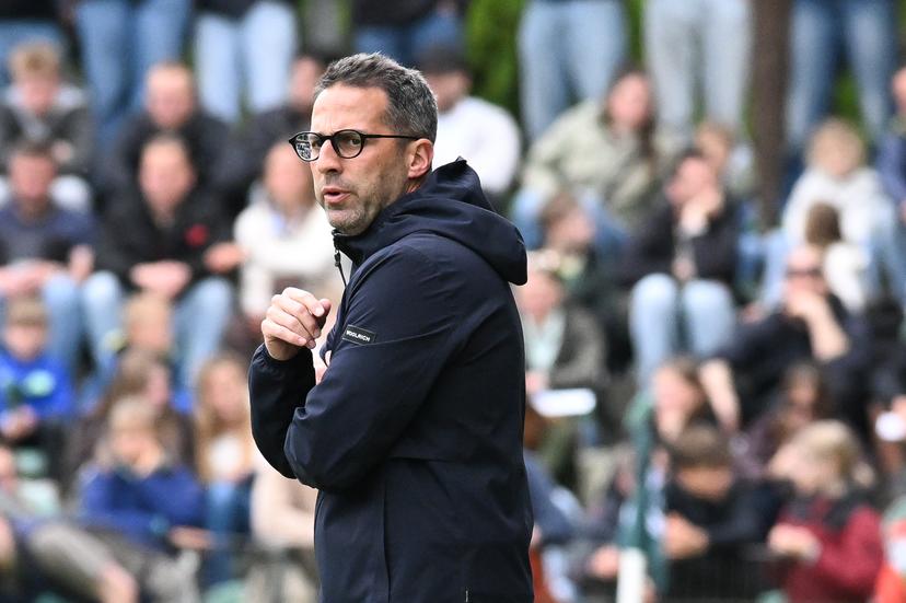 Dender's head coach Yannick Ferrera pictured during a soccer game between Lommel SK and FCV Dender EH, Sunday 17 May 2026 in Lommel, the first leg of the Final of the Promotion Play-Offs of the 2025-2026 'Challenger Pro League' 1B second division of the Belgian championship. BELGA PHOTO JILL DELSAUX