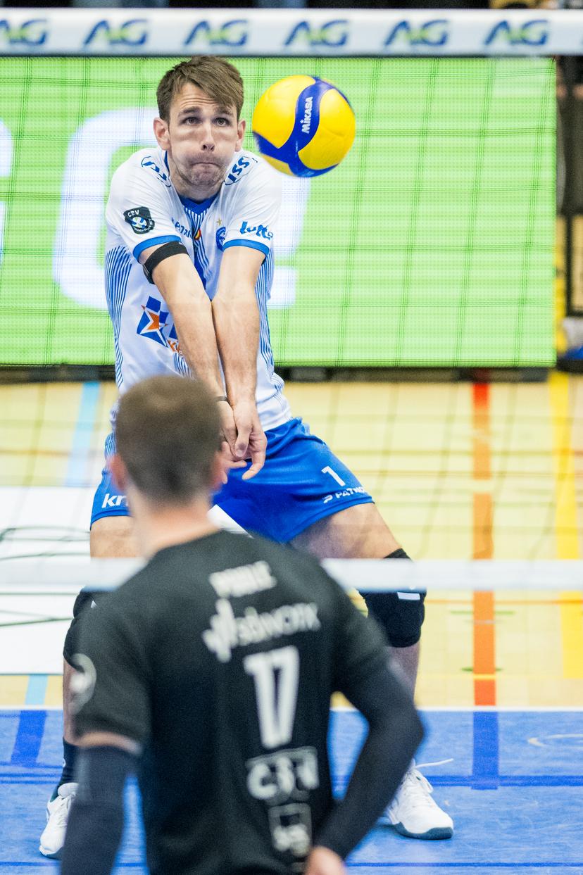 Roeselare's Dennis Deroey pictured in action during the match between Haasrode Leuven and Roeselare, a Play-off Final (4th game, best-of-5) game in the Lotto Volley League Men, Tuesday 13 May 2025 in Leuven. BELGA PHOTO JASPER JACOBS