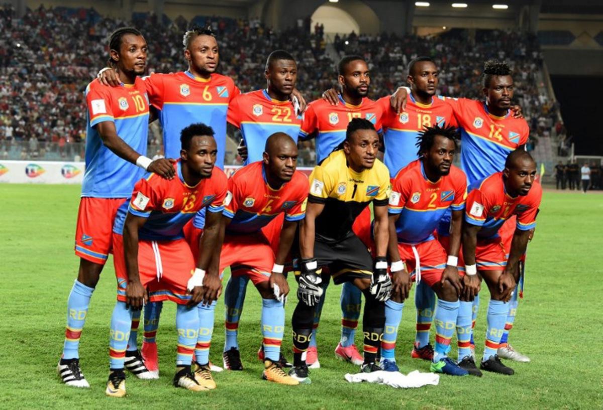 The Congo RD football team poses for picture during their World Cup 2018 qualifying football match between Tunisia and Congo on September 1, 2017 at the Rades Olympic Stadium in Tunis.   FETHI BELAID / AFP