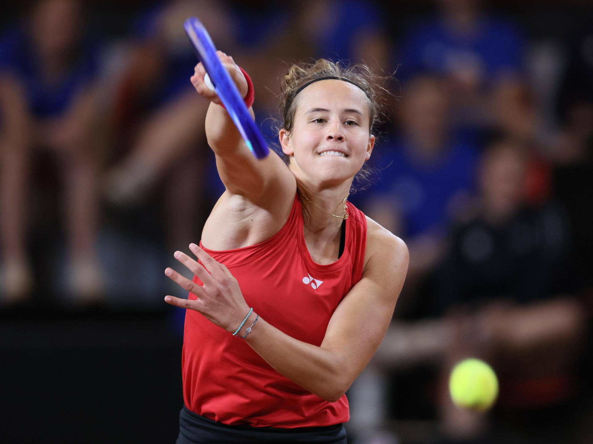 Belgian Hanne Vandewinkel pictured in action during the first game between Belgian Vandewinkel (WTA 94) and US' Jovic (WTA 16) on the first day of tennis matches between Belgium and USA, in the qualifiers of the Billie Jean King Cup tennis, in Oostende, Belgium, on Friday 10 April 2026. The meeting takes place on 10 and 11th April. PHOTO BENOIT DOPPAGNE
