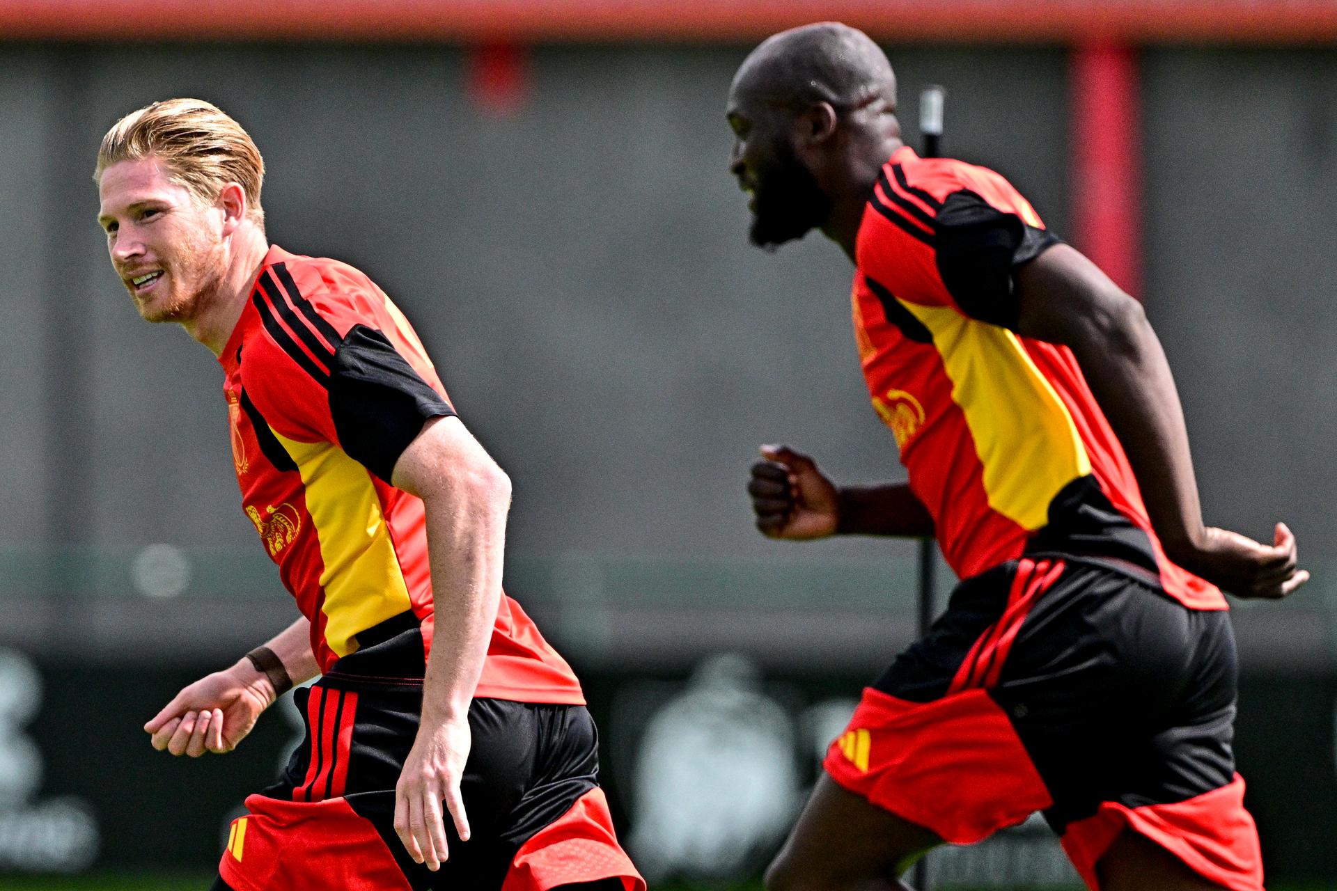 Belgium's Kevin De Bruyne and Belgium's Romelu Lukaku pictured during a training session of Belgian national soccer team Red Devils, at the Proximus Basecamp in Tubize, on Monday 01 June 2026. The Red Devils are playing a friendly game in Croatia tomorrow, part of the preparations for the 2026 FIFA World Cup. BELGA PHOTO DIRK WAEM