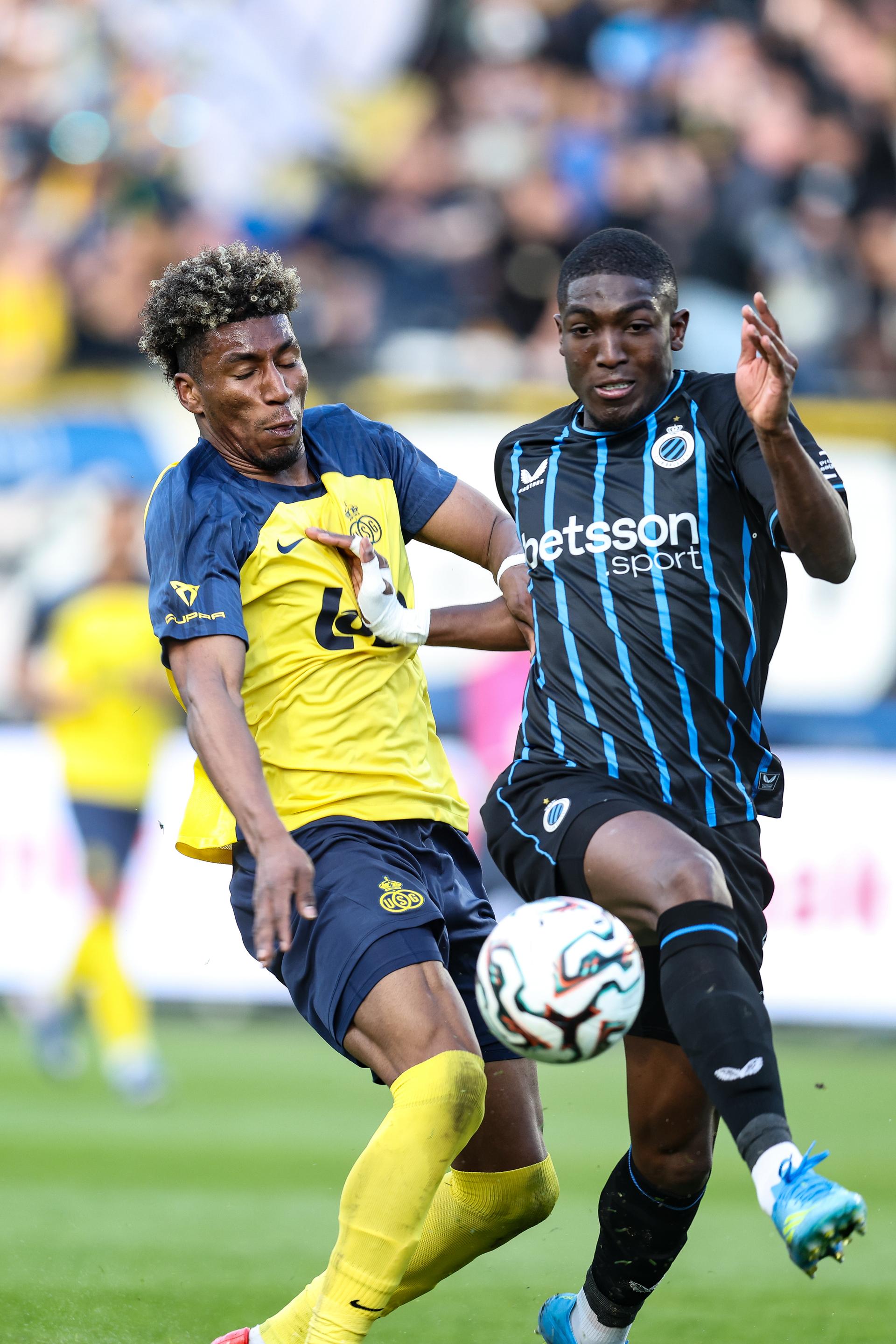 Union's Kevin Rodriguez and Club's Joel Ordonez fight for the ball during a soccer match between Royale Union Saint-Gilloise and Club Brugge, Sunday 19 April 2026 in Brussels, on the third day of the Champion's Play-offs (PO1) of the 2025-2026 'Jupiler Pro League' first division of the Belgian championship. BELGA PHOTO BRUNO FAHY