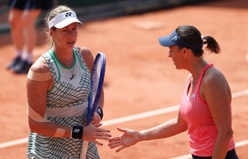Belgian Magali Kempen and Slovenian Andreja Klepac celebrate during a doubles tennis match between Brazilian-Argentinian pair Martins-Sierra and Belgian-Slovenian pair Kempen-Klepac, in the second round of the women's doubles at the Roland Garros French Open tennis tournament, in Paris, France, Saturday 30 May 2026. This year's tournament takes place from 18 May to 07 June. BELGA PHOTO VIRGINIE LEFOUR