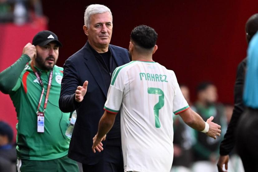 Algeria's Bosnian head coach Vladimir Petkovic substitutes Algeria's forward #7 Riyad Mahrez during the Africa Cup of Nations (CAN) Group E football match between Algeria and Sudan at Moulay Hassan Stadium in Rabat on December 24, 2025.   SEBASTIEN BOZON / AFP