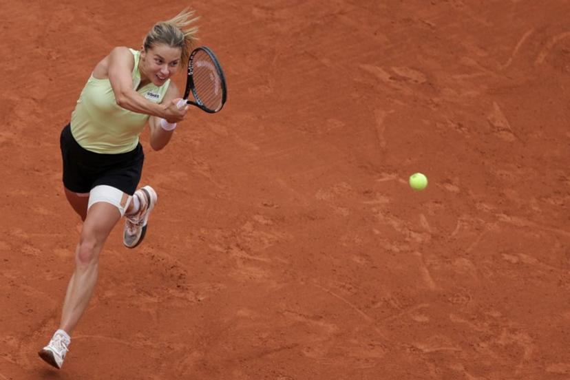 Poland's Maja Chwalinska plays a backhand return to Anna Kalinskaya during their women's quarter final singles match on day 11 of the French Open tennis tournament on Court Philippe-Chatrier at the Roland-Garros Complex in Paris on June 3, 2026.  Thomas SAMSON / AFP