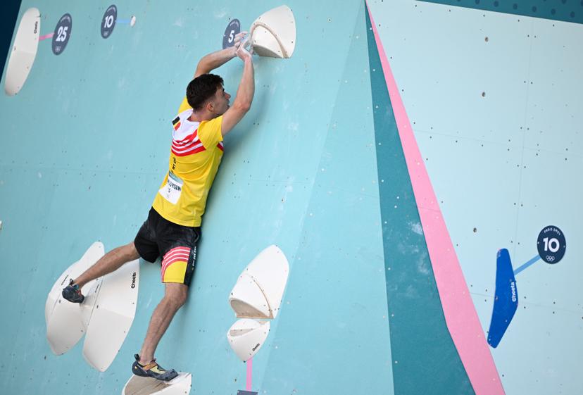 Belgian climber Hannes Van Duysen pictured in action during the men's Boulder semi-final of the sport climbing event at the Paris 2024 Olympic Games, on Monday 05 August 2024 in Paris, France. The Games of the XXXIII Olympiad are taking place in Paris from 26 July to 11 August. The Belgian delegation counts 165 athletes competing in 21 sports. BELGA PHOTO JASPER JACOBS