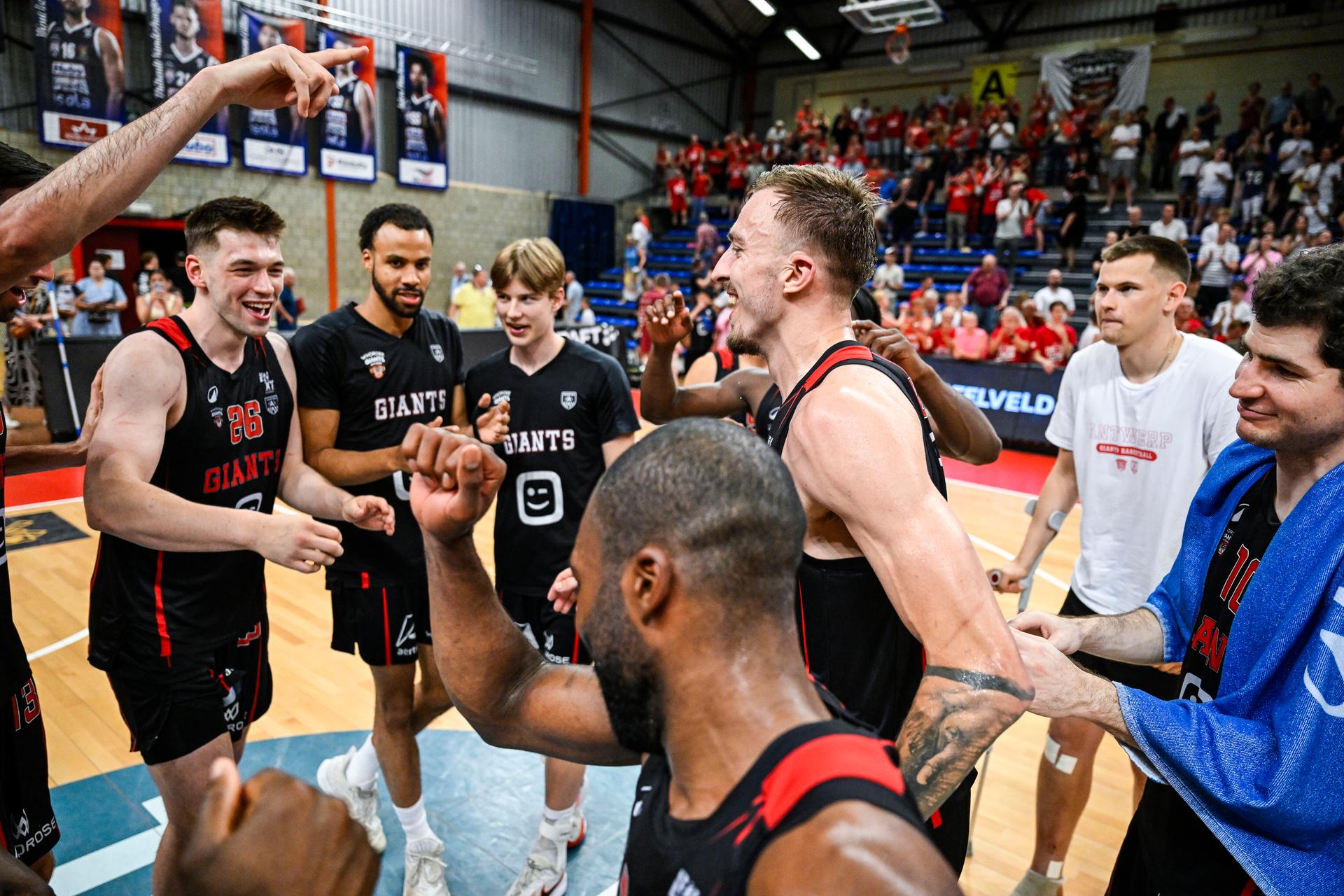 Antwerp's players celebrate after winning a basketball match between Limburg United and Antwerp Giants, Friday 29 May 2026, in Hasselt, on the first round (out of 5) of the Semi Finals Playoffs of the 'BNXT League' Belgian/ Dutch first division basket championship. BELGA PHOTO TOM GOYVAERTS