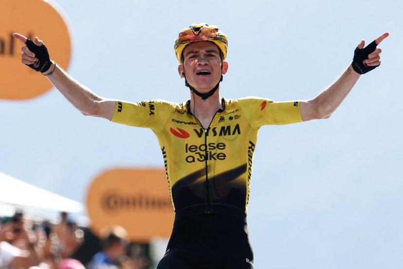 Team Visma Lease a Bike US rider Sepp Kuss celebrates as he crosses the finish line to win the 19th stage of the Giro d'Italia 2026 - Tour of Italy cycling race between Feltre and Alleghe, Italy, on May 29, 2026.  Luca Bettini / AFP