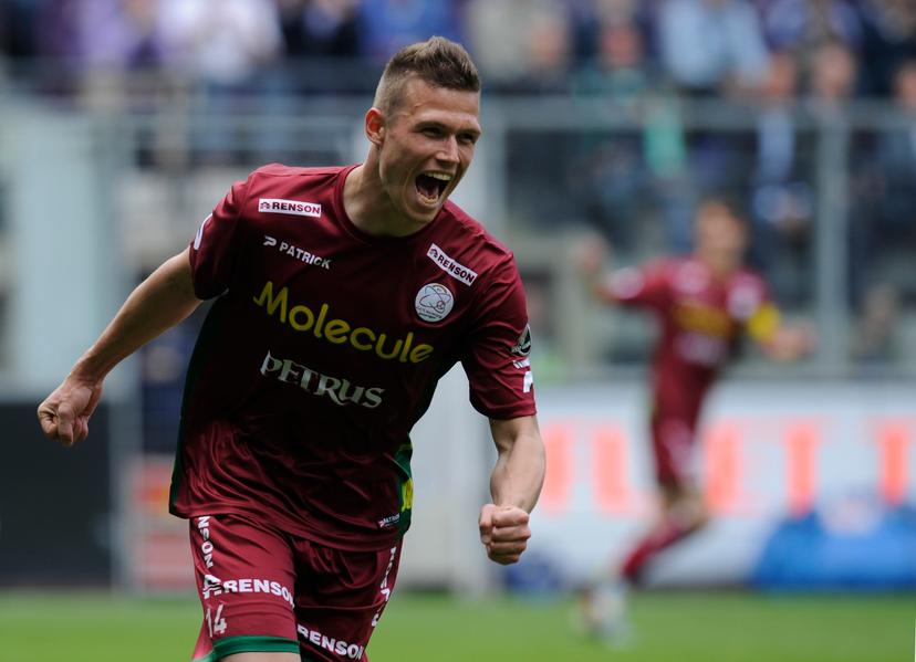 20130519 - BRUSSELS, BELGIUM: Essevee's Jens Naessens celebrates after scoring the 0-1 goal during the Jupiler Pro League match of Play-Off 1, between RSC Anderlecht and Zulte Waregem, in Brussels, Sunday 19 May 2013, on the last day of the Play-Off 1 of the Belgian soccer championship. BELGA PHOTO JOHN THYS