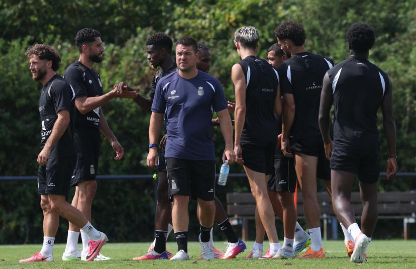Charleroi head coach Mario Kohnen talks to his players during the summer training camp of Belgian first division soccer team Sporting Charleroi in Venlo, the Netherlands on Thursday 16 July 2026, to prepare for the upcoming 2026-2027 season. BELGA PHOTO VIRGINIE LEFOUR