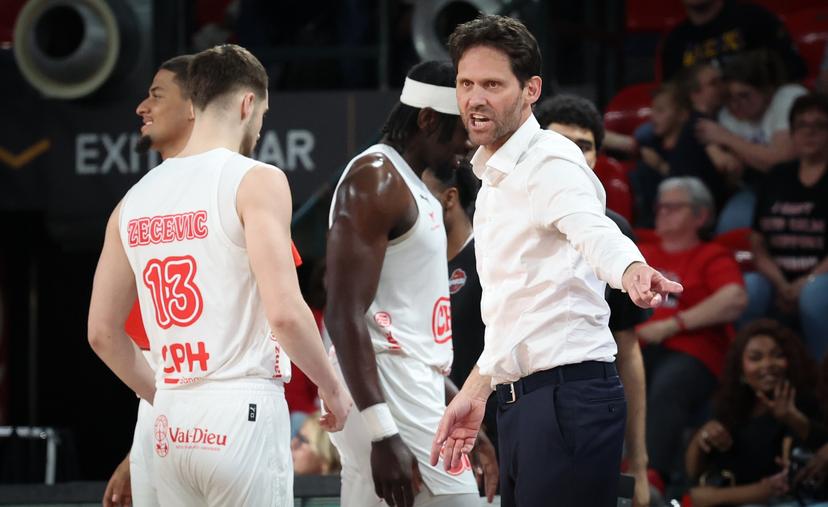 Spirou's head coach Sam Rotsaert gestures during a basketball match between Spirou Charleroi and House of Talents Spurs Kortrijk, Sunday 19 April 2026 in Charleroi, on day 30 of the 'BNXT League' Belgian and Dutch first division basket championships. BELGA PHOTO VIRGINIE LEFOUR