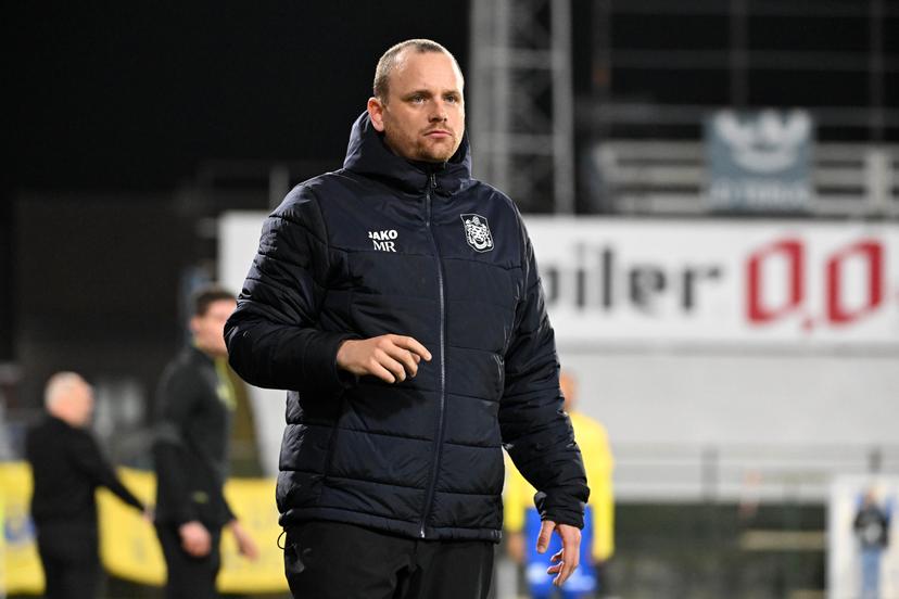 Beveren's head coach Marinus Reedijk is pictured during a soccer game between SK Beveren and RWDM Brussels, Wednesday 11 March 2026 in Beveren, on day 29 of the 2025-2026 'Challenger Pro League' 1B second division of the Belgian championship. BELGA PHOTO MAARTEN STRAETEMANS