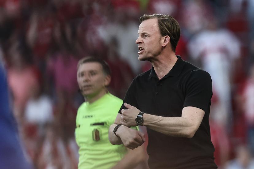 Standard's head coach Vincent Euvrard pictured during a soccer match between Standard de Liege and Sporting Charleroi, Saturday 23 May 2026 in Liege, on the last day of the Europe Play-offs of the 2025-2026 'Jupiler Pro League' first division of the Belgian championship. BELGA PHOTO BRUNO FAHY