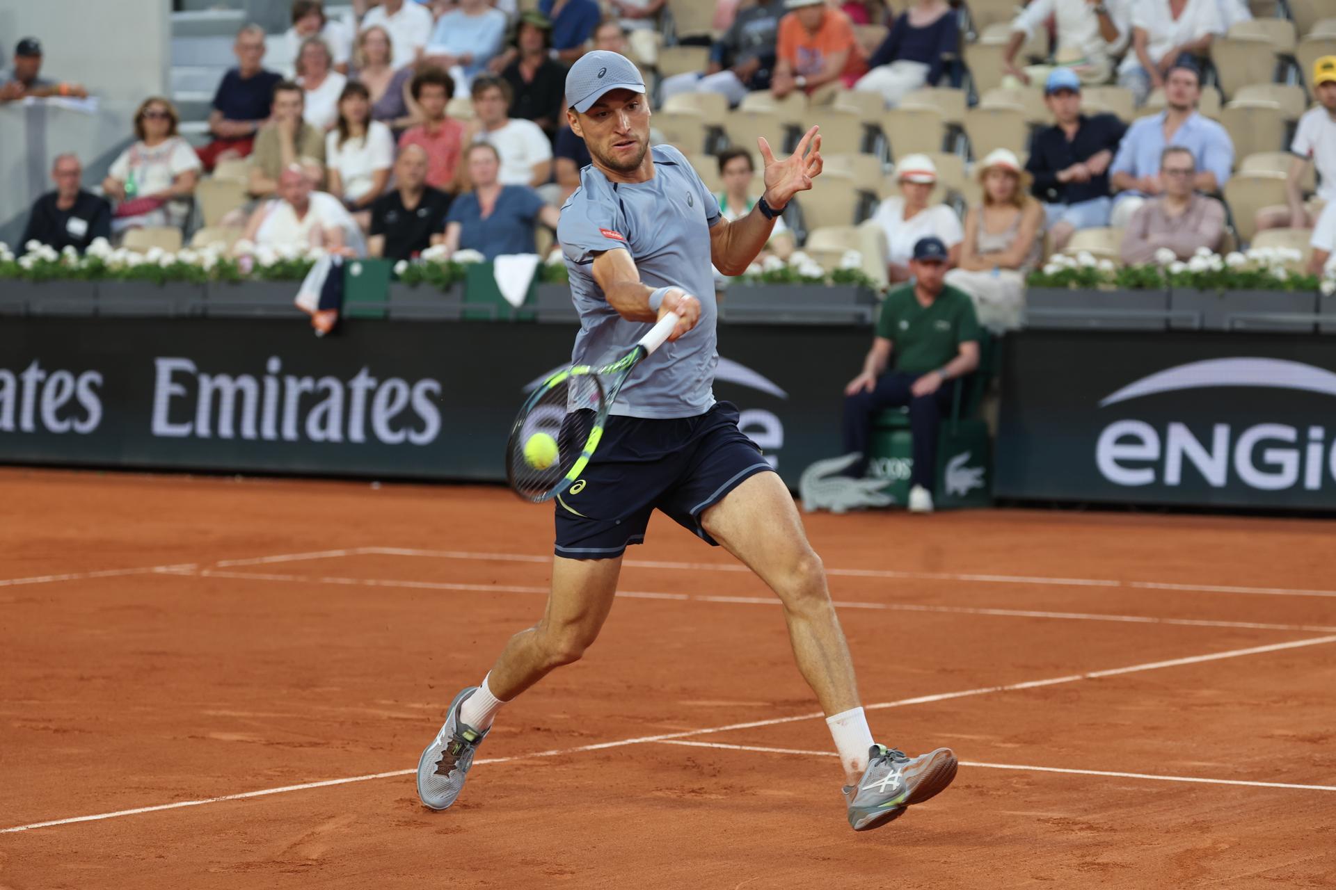Belgian Raphael Collignon pictured in action during a tennis match against US Shelton, in the second round of the men's singles at the Roland Garros French Open tennis tournament, in Paris, France, Thursday 28 May 2026. This year's tournament takes place from 18 May to 07 June. BELGA PHOTO VIRGINIE LEFOUR