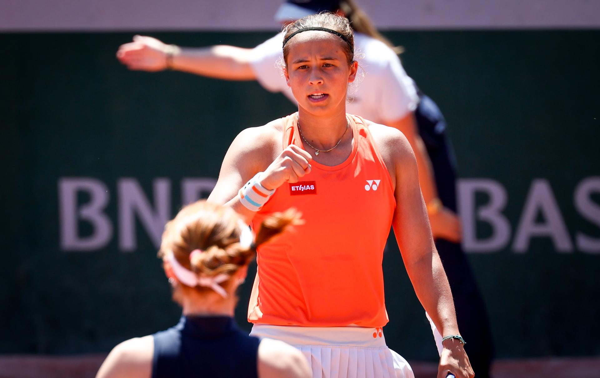Australian Maya Joint and Belgian Hanne Vandewinkel celebrate during a first round match in the women's doubles between Belgian/Australian pair Vandewinkel/Joint and French pair Jeanjean/Ponchet at the Roland Garros French Open tennis tournament, in Paris, France, Wednesday 27 May 2026. This year's tournament takes place from 18 May to 07 June. BELGA PHOTO VIRGINIE LEFOUR