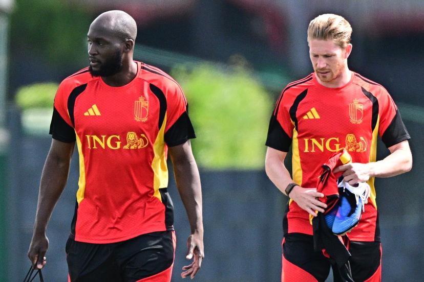 Belgium's Romelu Lukaku and Belgium's Kevin De Bruyne pictured during a training session of Belgian national soccer team Red Devils, at the Proximus Basecamp in Tubize, on Monday 01 June 2026. The Red Devils are playing a friendly game in Croatia tomorrow, part of the preparations for the 2026 FIFA World Cup. BELGA PHOTO DIRK WAEM