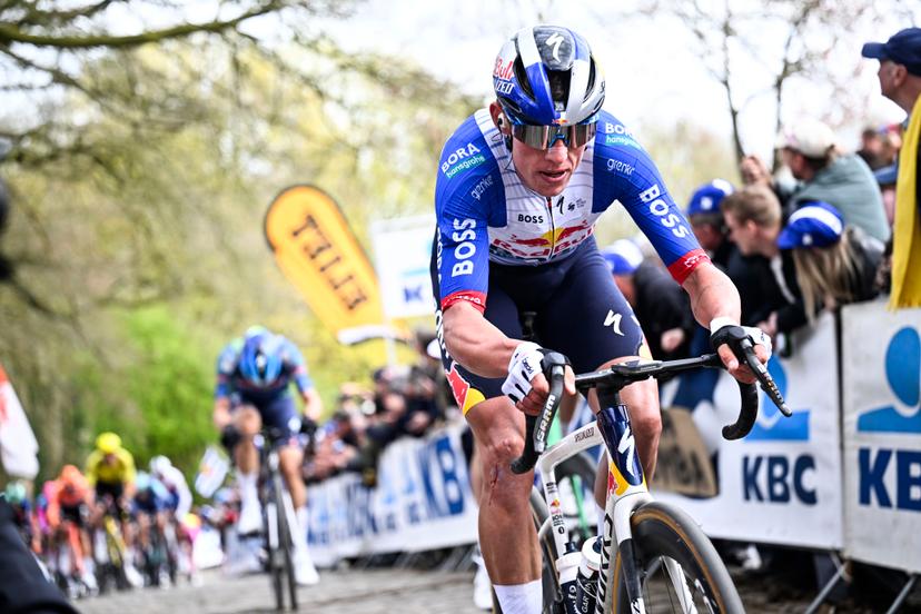 New Zealander Laurence Pithie of Red Bull-BORA-hansgrohe pictured in action on Kemmelberg during the men elite 'Middelkerke-Wevelgem - In Flanders Fields' one day cycling race, 240.8 km from Middelkerke to Wevelgem, on Sunday 29 March 2026. BELGA PHOTO JASPER JACOBS