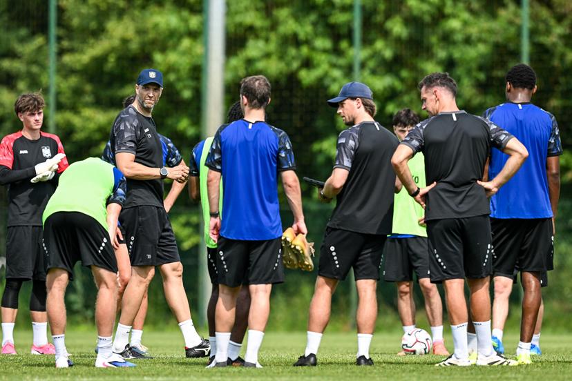 Beveren's players and Beveren's head coach Tim Bakens pictured during a training session of Belgian first division soccer team SK Beveren, on Saturday 27 June 2026 in Beveren, in preparation of the upcoming 2026-2027 Belgian first division soccer season. BELGA PHOTO DAVID PINTENS