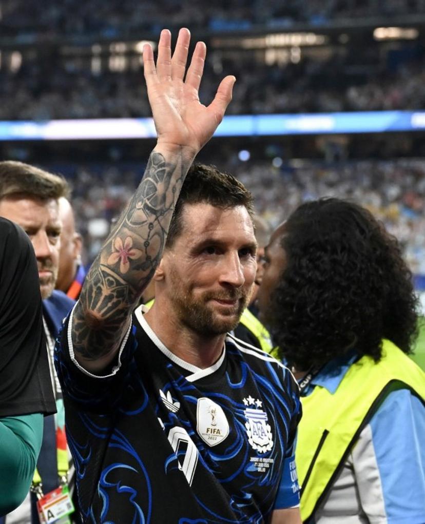 Argentina's forward #10 Lionel Messi waves to fans after winning the 2026 World Cup Group J football match between Jordan and Argentina at the Dallas Stadium in Arlington on June 27, 2026.   Paul ELLIS / AFP