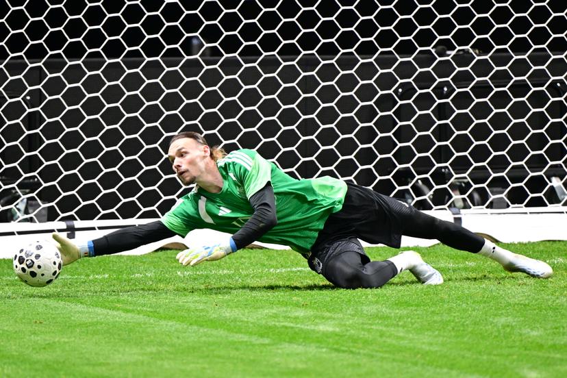 Belgium's goalkeeper Maarten Vandevoordt pictured at a training session of Belgian national soccer team Red Devils in Atlanta, United States, on Friday 27 March 2026. The team is preparing for tomorrow's friendly match against the United States, in preparation for the 2026 World Cup. BELGA PHOTO DIRK WAEM