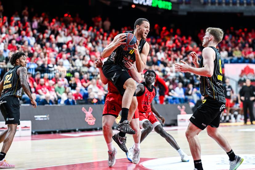 Oostende's Moussa Sylla pictured in action during a basketball match between Antwerp Giants and BC Oostende, Thursday 04 June 2026, in Antwerp, on the first round (out of 5) of the Final of the Playoffs of the 'BNXT League' Belgian/ Dutch first division basket championship. BELGA PHOTO TOM GOYVAERTS