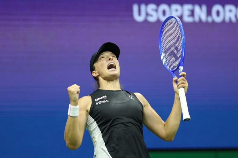 Poland's Iga Swiatek celebrates her victory over Russia's Anna Kalinskaya during their women's singles third round match on day seven of the US Open tennis tournament at the USTA Billie Jean King National Tennis Center in New York City, on August 30, 2025.  CHARLY TRIBALLEAU / AFP