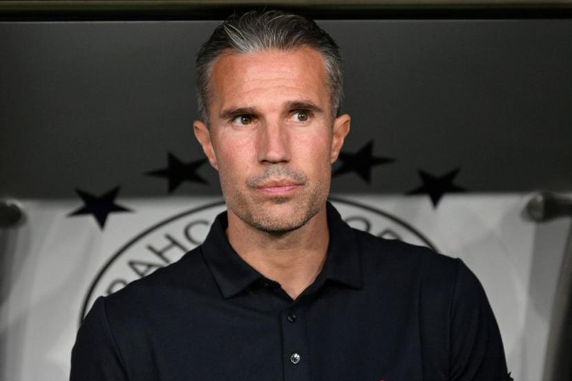 Feyenoord's Dutch head coach Robin Van Persie looks on during the UEFA Champions League 3rd round second leg football match between Fenerbahce (TUR) and Feyenoord (NED) at the Fenerbahçe Sükrü Saracoglu Sport Complex in Istanbul on August 12, 2025.  Ozan KOSE / AFP
