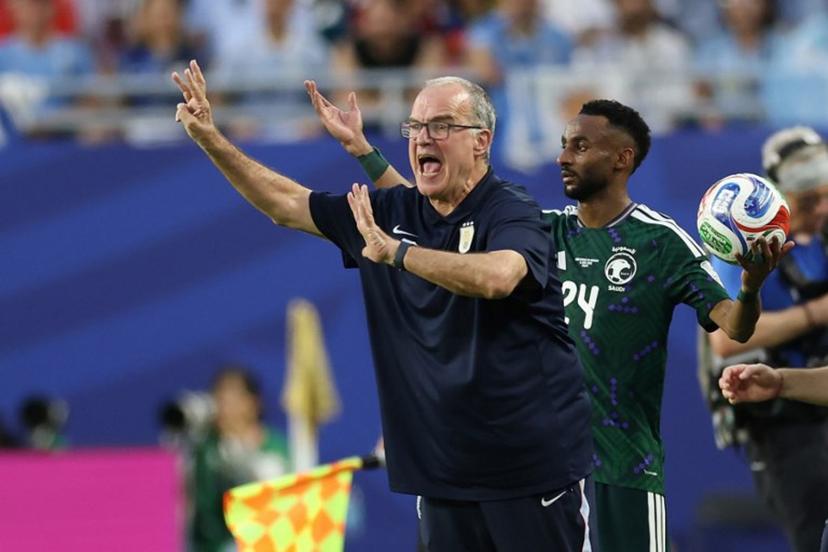 Uruguay's Argentine head coach Marcelo Bielsa gestures during the 2026 World Cup Group H football match between Saudi Arabia and Uruguay at the Miami Stadium in Miami Gardens on June 15, 2026.   PATRICIA DE MELO MOREIRA / AFP